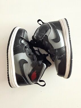 Toddler Nike Air Jordan 1 Mid shoes Shadow Red Size 5c